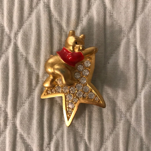 Vintage Disney Winnie the Pooh on Rhinestone Star Pin Brooch - Picture 3 of 6